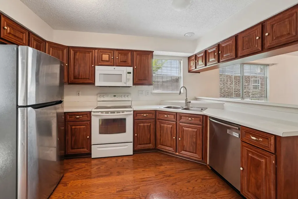 433 Moonlight Way Irving TX 75063