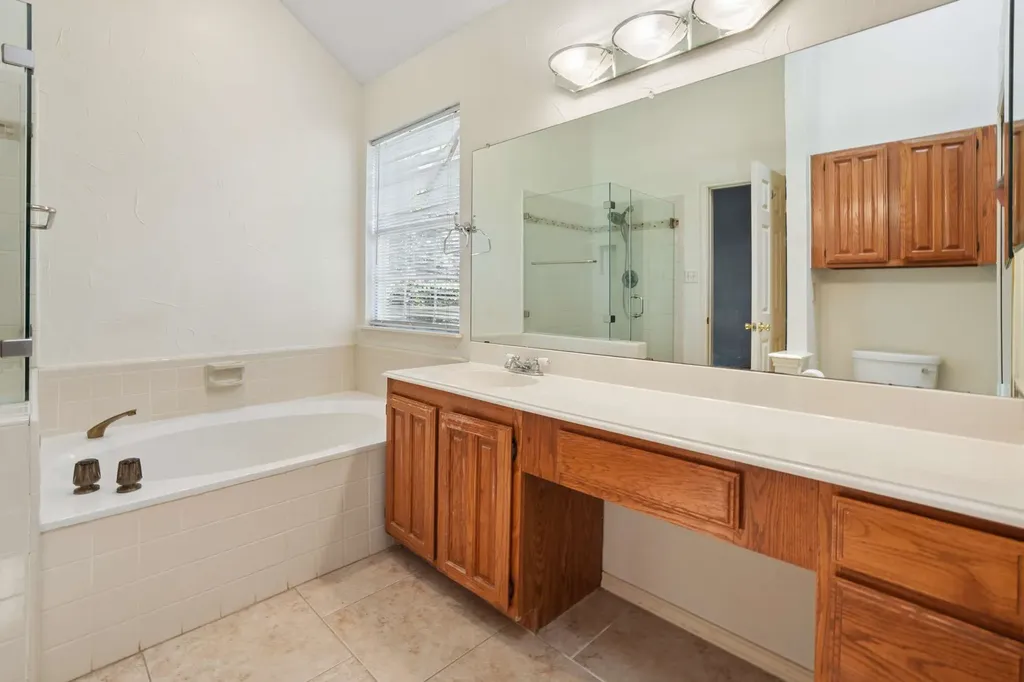 433 Moonlight Way Irving TX 75063