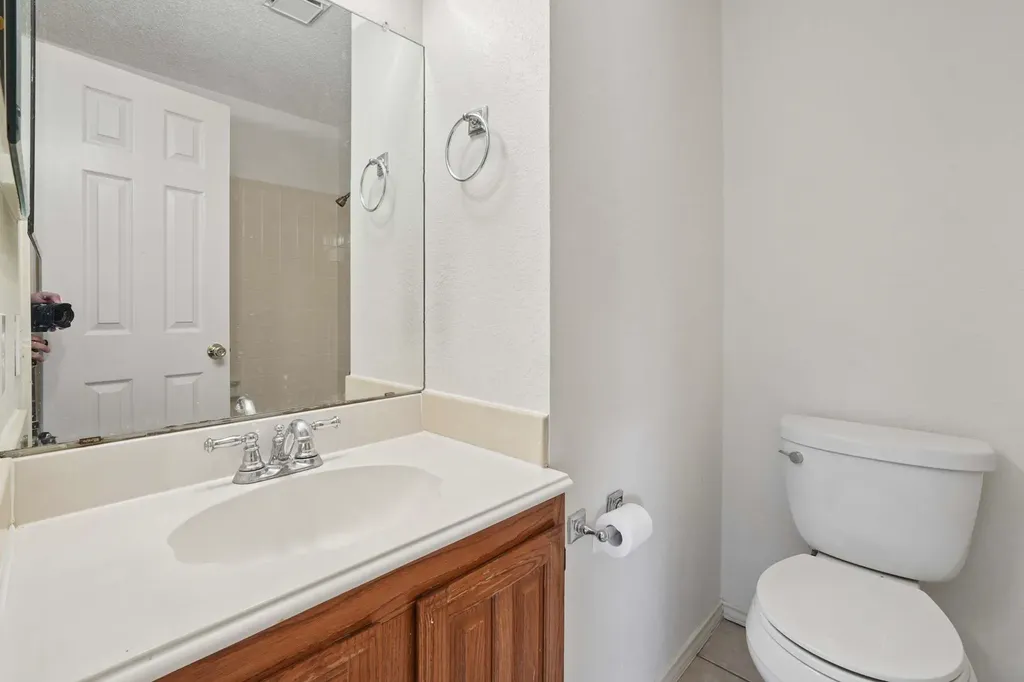 433 Moonlight Way Irving TX 75063