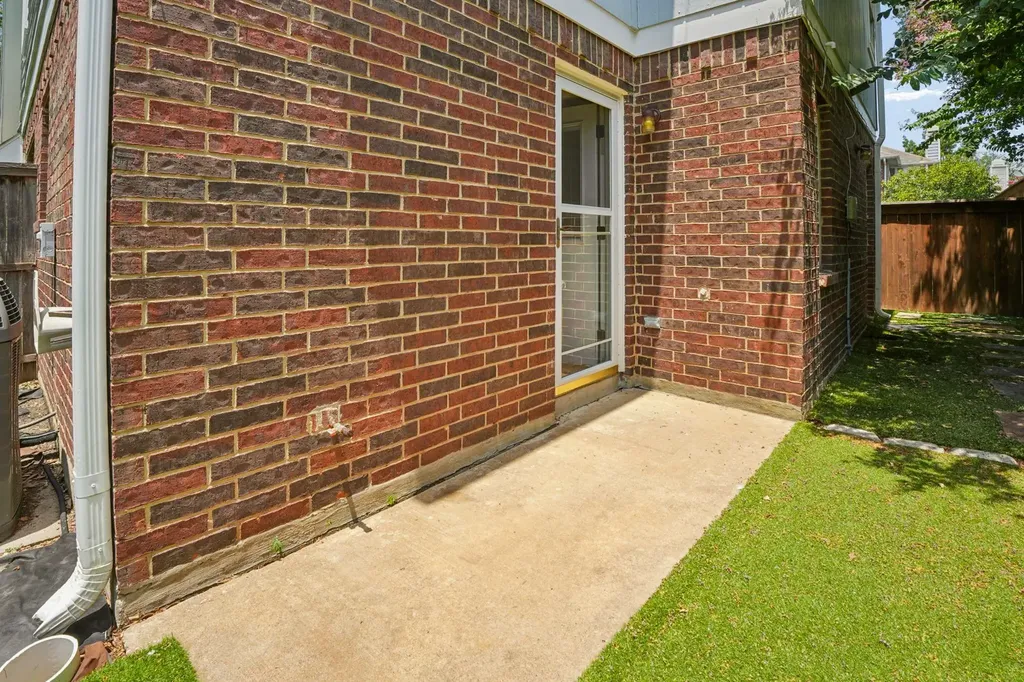 433 Moonlight Way Irving TX 75063