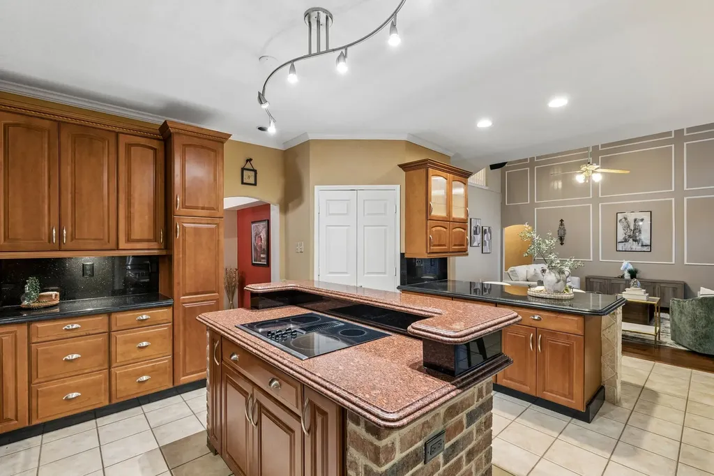 1536 Chester Drive Plano TX 75025