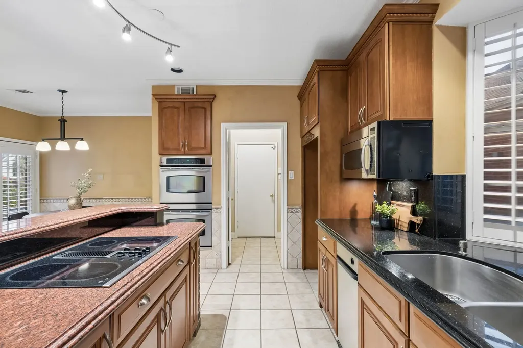 1536 Chester Drive Plano TX 75025