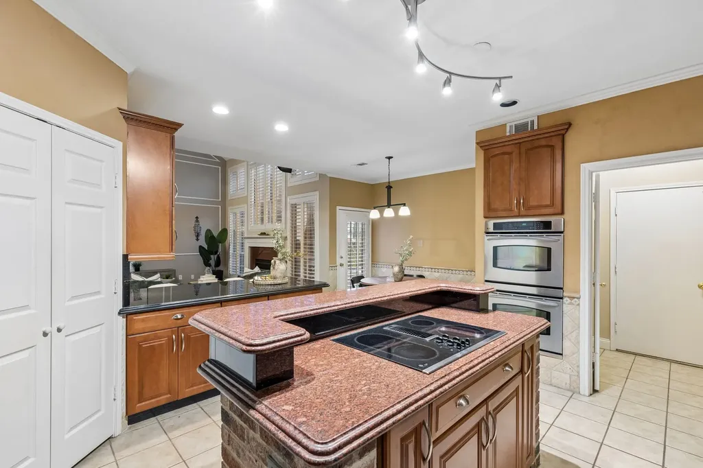 1536 Chester Drive Plano TX 75025