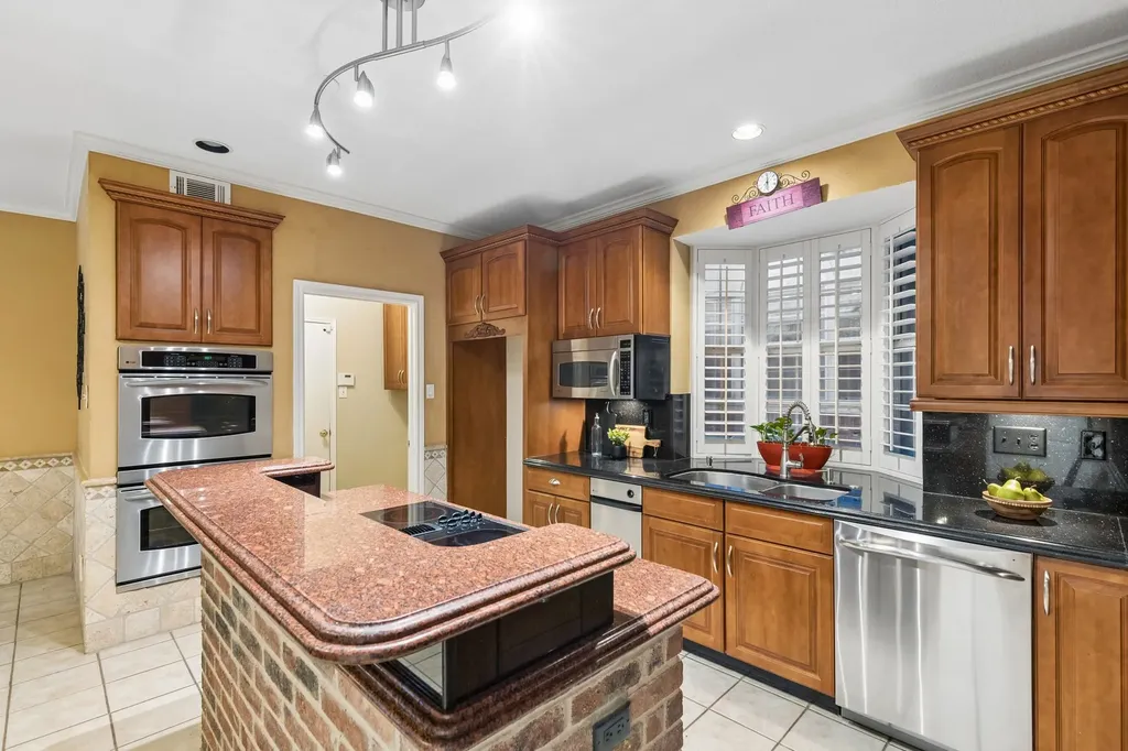 1536 Chester Drive Plano TX 75025
