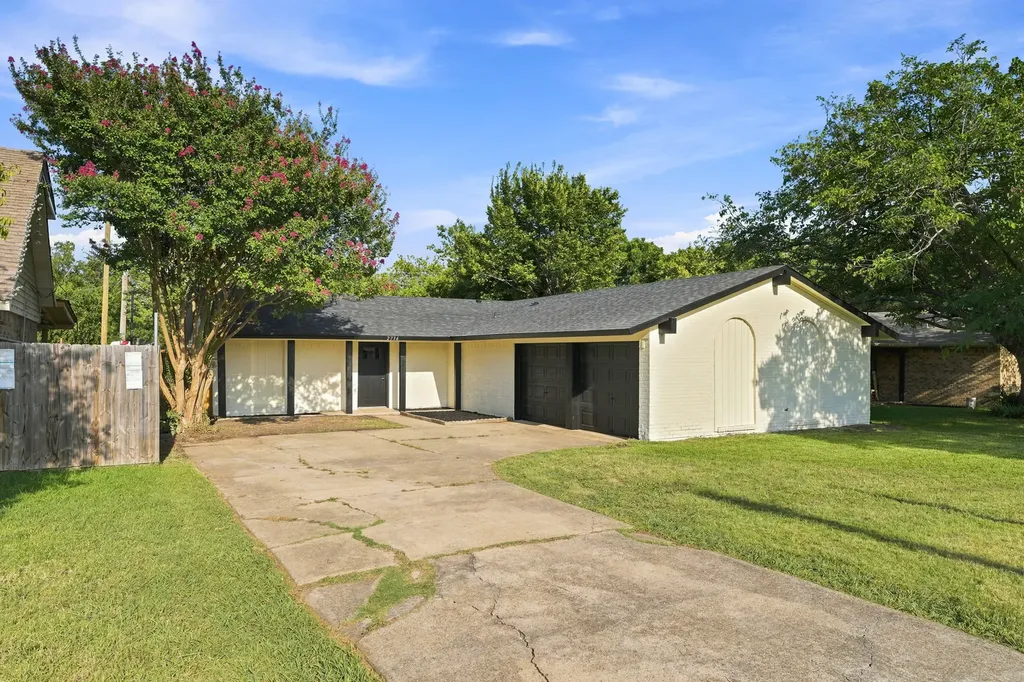 2736 N Saint Augustine Drive Dallas TX 75227
