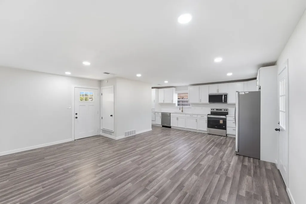 2736 N Saint Augustine Drive Dallas TX 75227