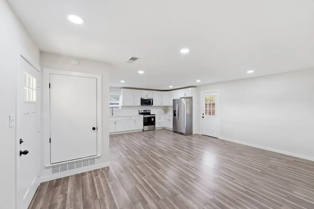 2736 N Saint Augustine Drive Dallas TX 75227