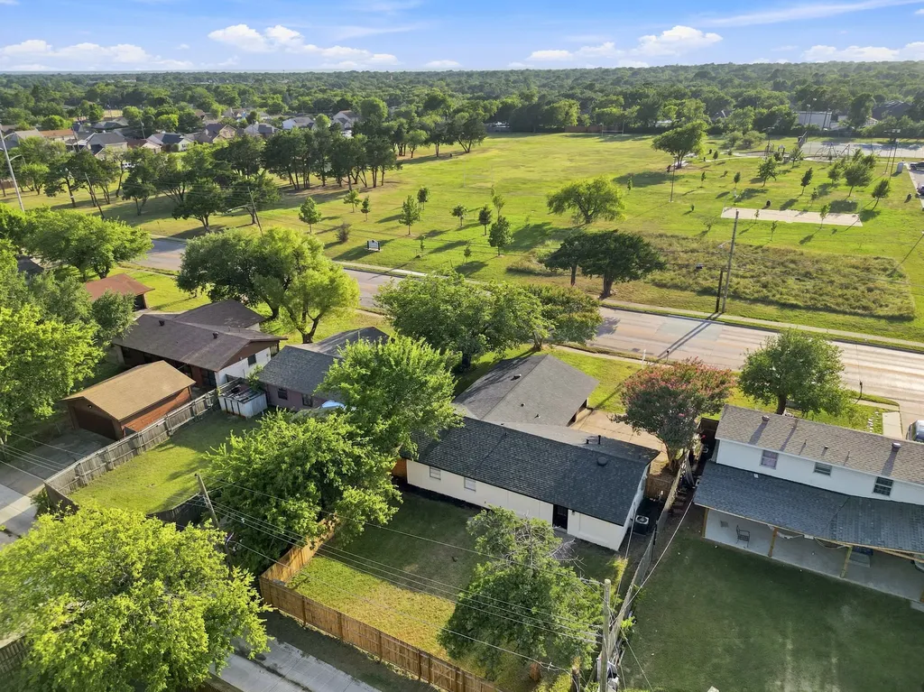 2736 N Saint Augustine Drive Dallas TX 75227