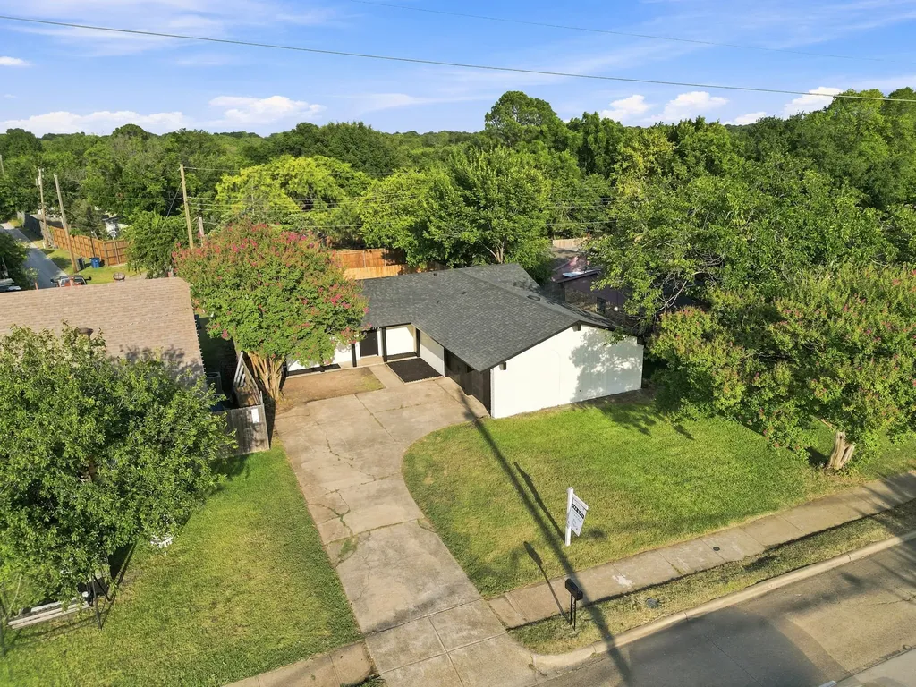2736 N Saint Augustine Drive Dallas TX 75227
