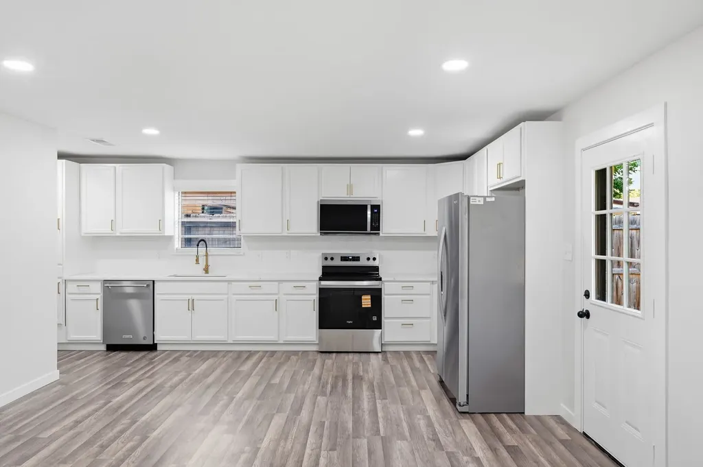 2736 N Saint Augustine Drive Dallas TX 75227