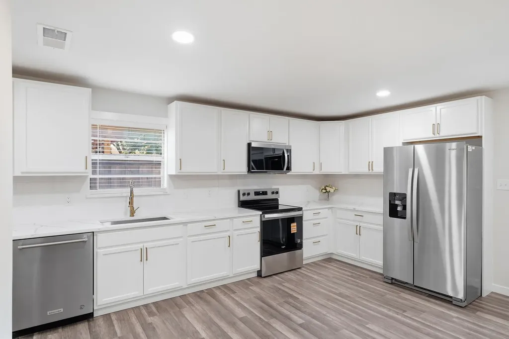2736 N Saint Augustine Drive Dallas TX 75227