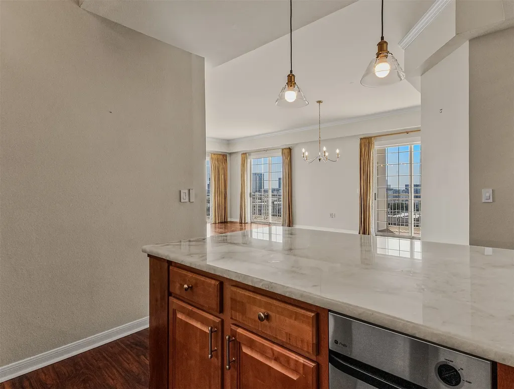 3225 Turtle Creek Boulevard Dallas TX 75219