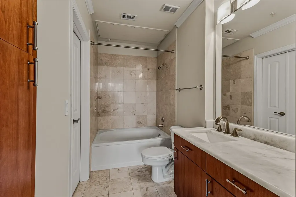 3225 Turtle Creek Boulevard Dallas TX 75219