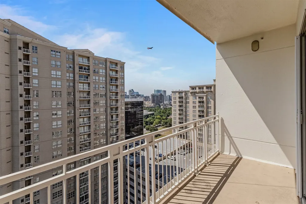 3225 Turtle Creek Boulevard Dallas TX 75219