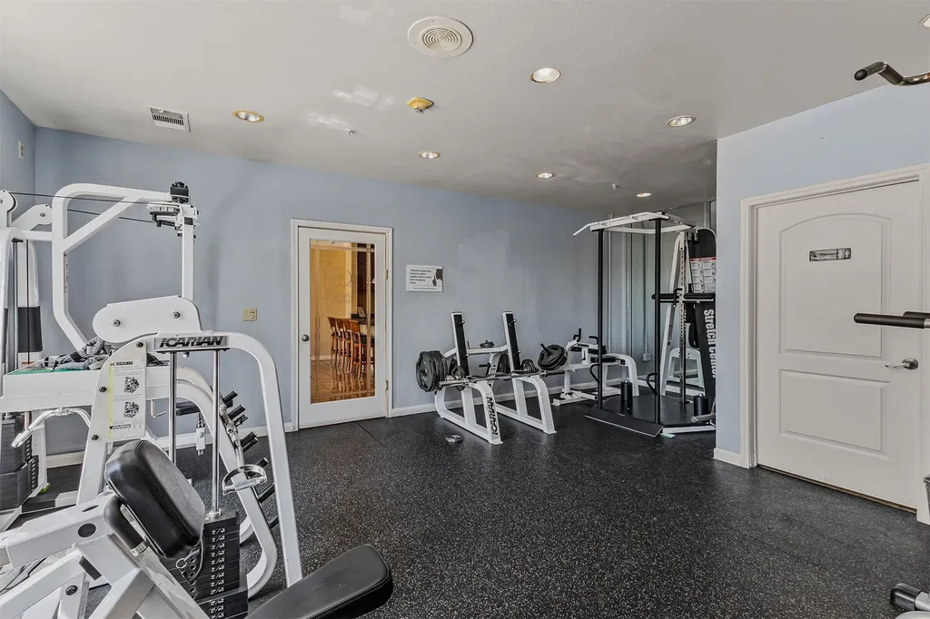 3225 Turtle Creek Boulevard Dallas TX 75219