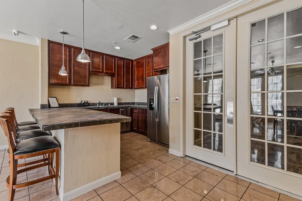 3225 Turtle Creek Boulevard Dallas TX 75219