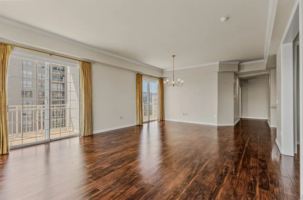 3225 Turtle Creek Boulevard Dallas TX 75219