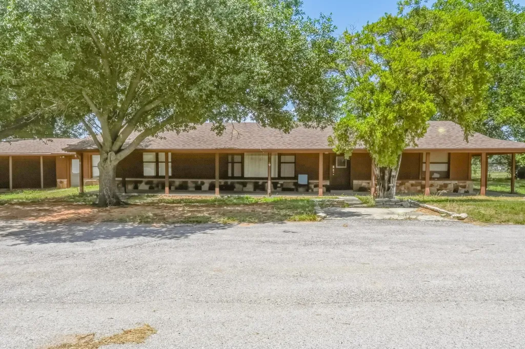 9901 Fm 1156 Jacksboro TX 76458