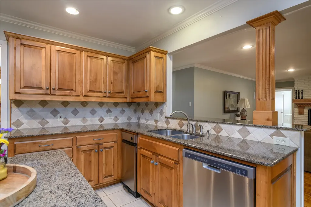 5910 Fern Avenue Shreveport LA 71105