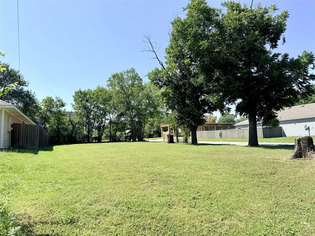 1301 E 6th Avenue Corsicana TX 75110