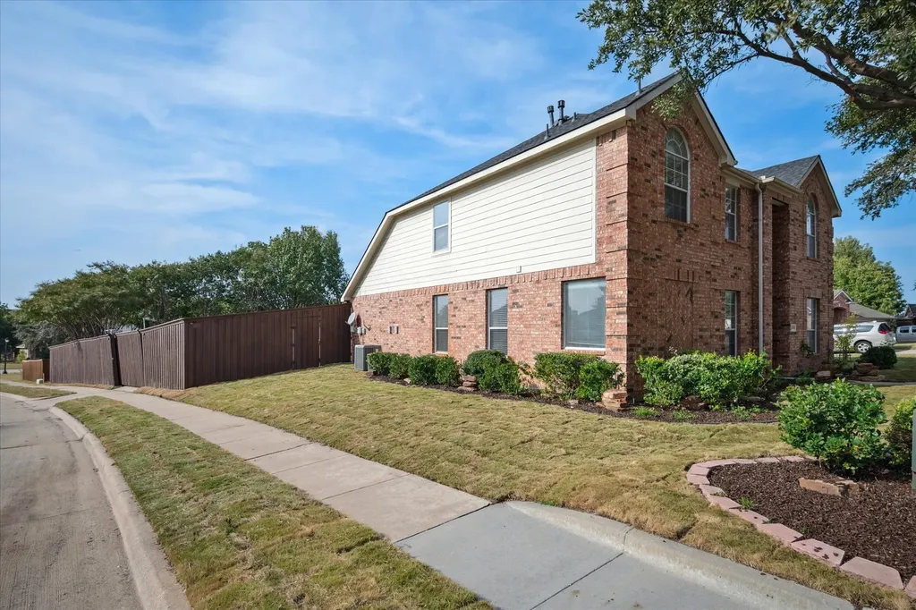 2008 Devin Lane Lewisville TX 75067