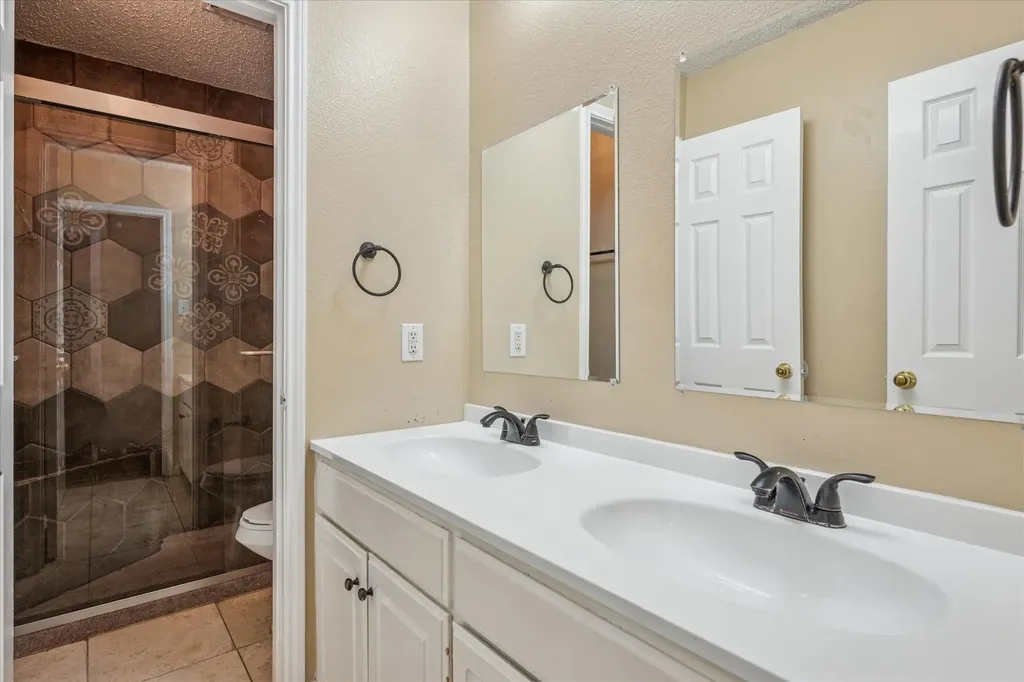 2008 Devin Lane Lewisville TX 75067