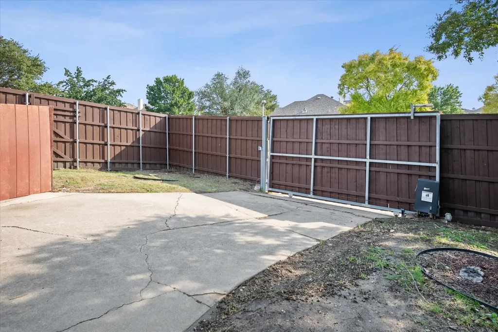 2008 Devin Lane Lewisville TX 75067