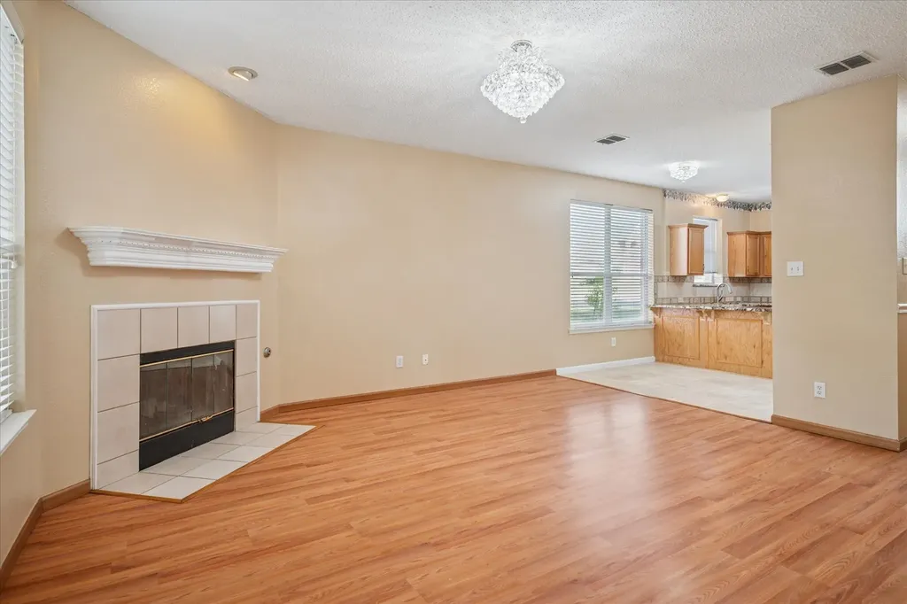 2008 Devin Lane Lewisville TX 75067