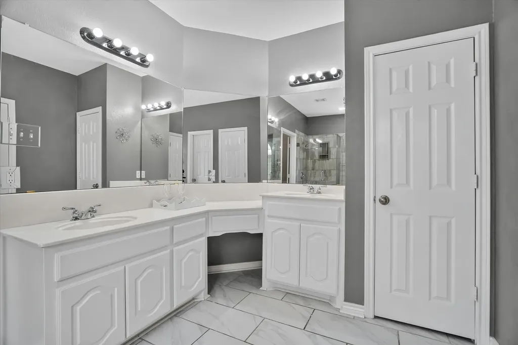 7724 Brook Meadow Lane Fort Worth TX 76133