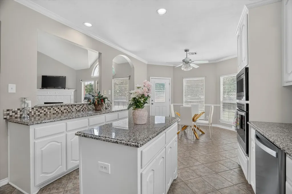 7724 Brook Meadow Lane Fort Worth TX 76133