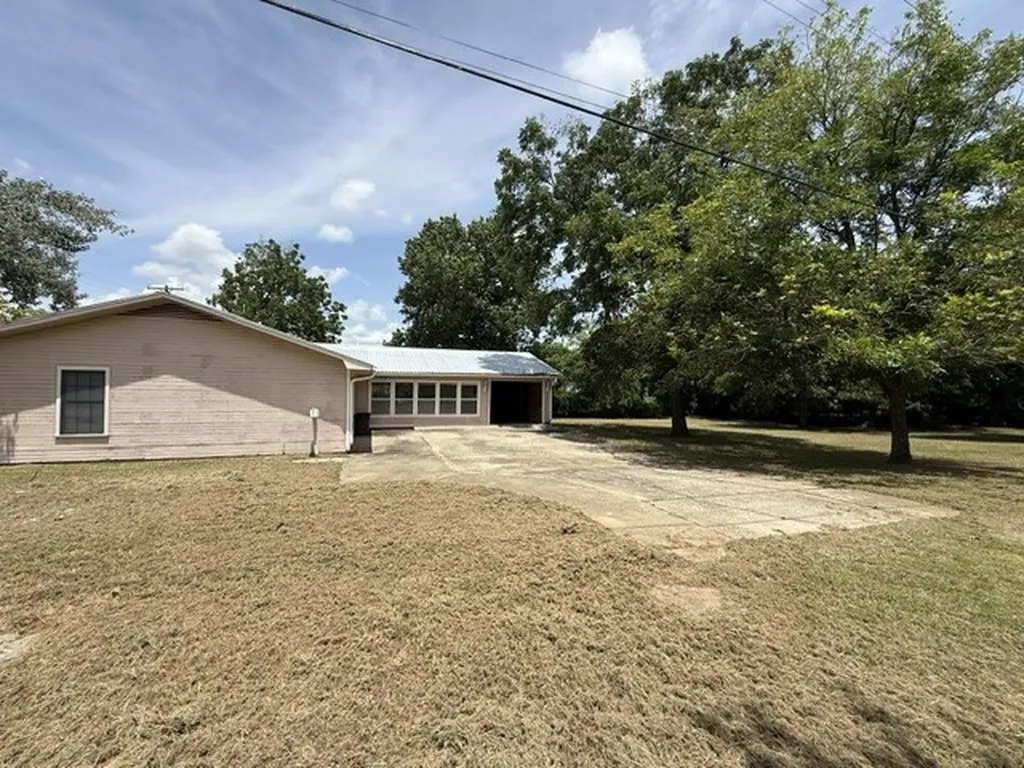 131 SE 7th Street Cooper TX 75432