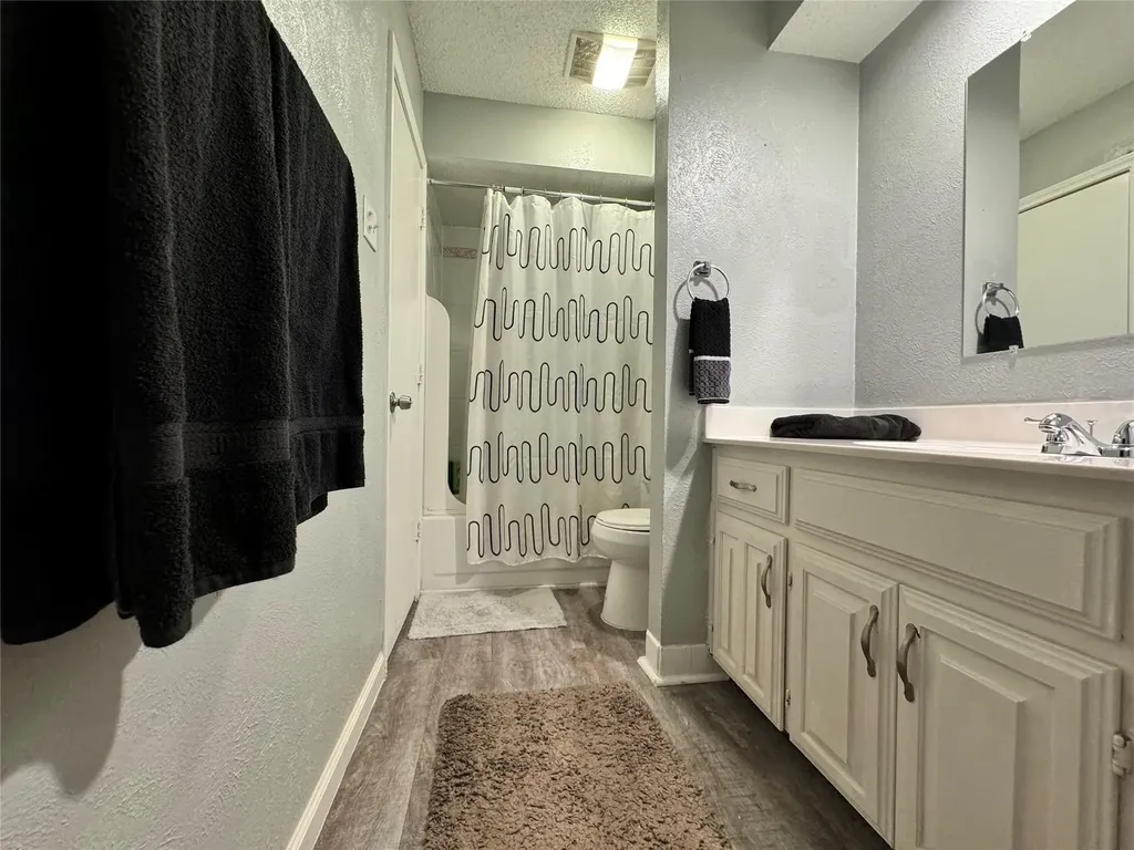 3628 Country Club Drive W Irving TX 75038