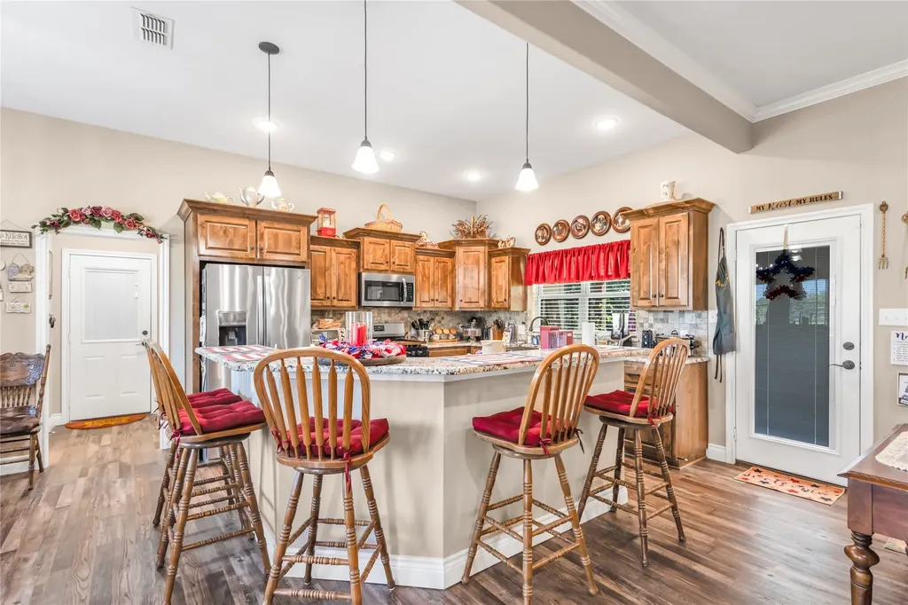 530 Rs County Road 4269 Emory TX 75440