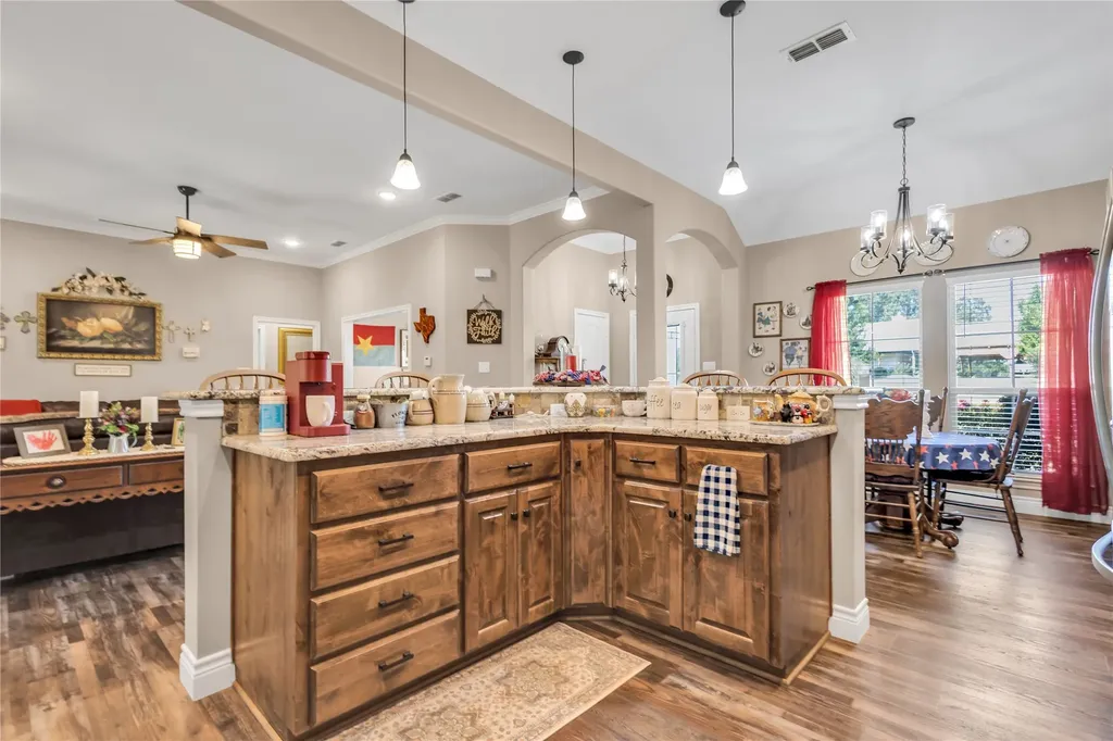 530 Rs County Road 4269 Emory TX 75440