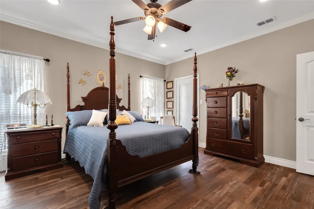 530 Rs County Road 4269 Emory TX 75440