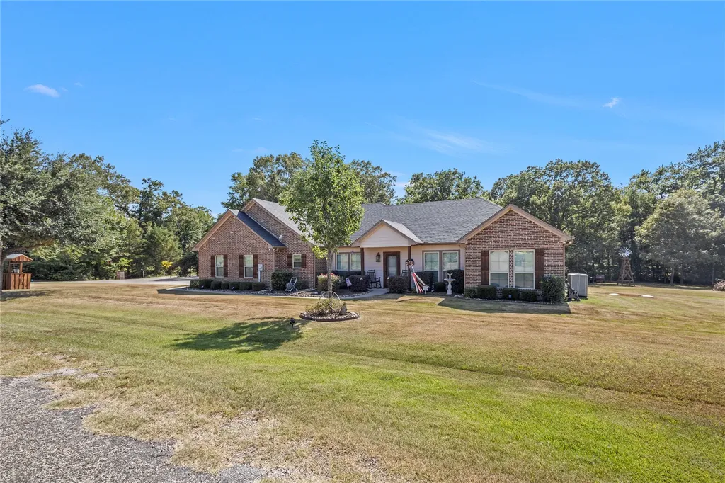 530 Rs County Road 4269 Emory TX 75440