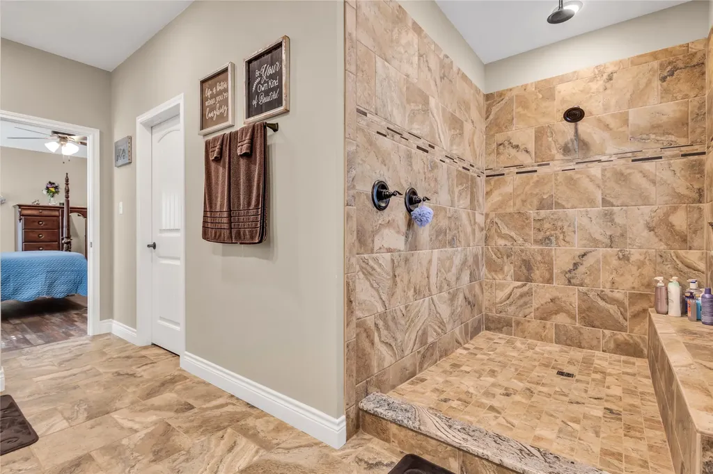 530 Rs County Road 4269 Emory TX 75440