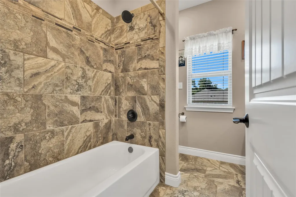 530 Rs County Road 4269 Emory TX 75440
