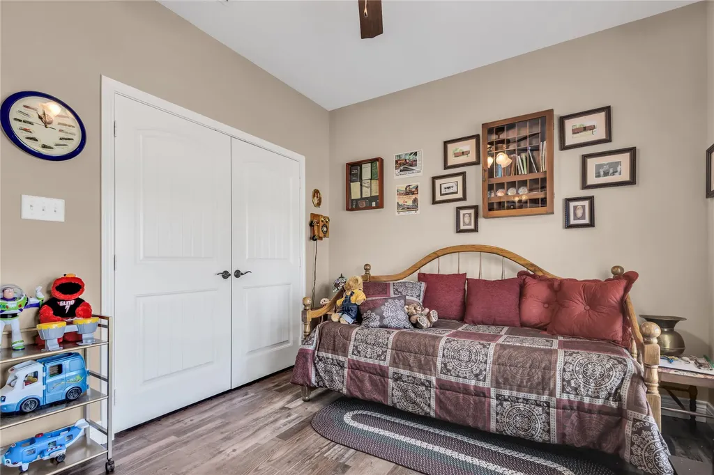 530 Rs County Road 4269 Emory TX 75440