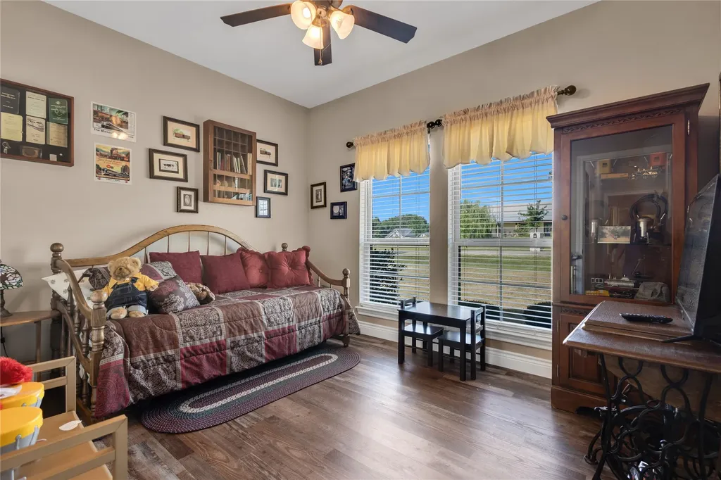 530 Rs County Road 4269 Emory TX 75440