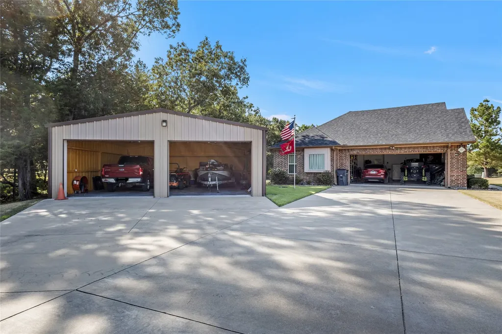 530 Rs County Road 4269 Emory TX 75440