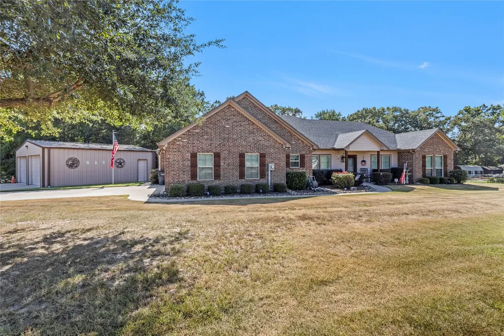 530 Rs County Road 4269 Emory TX 75440