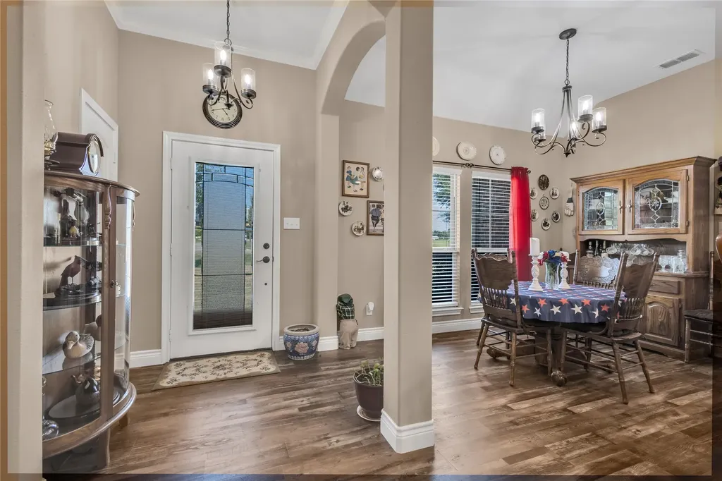 530 Rs County Road 4269 Emory TX 75440