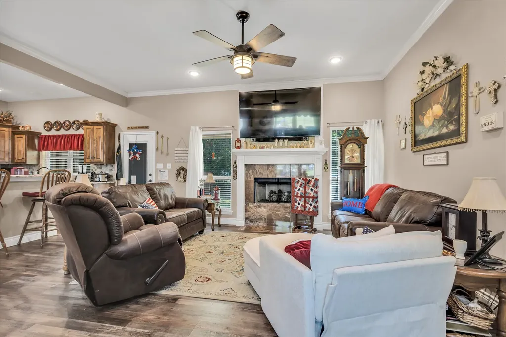 530 Rs County Road 4269 Emory TX 75440