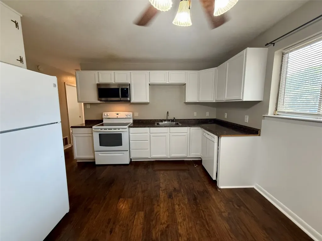 308 Simmons Drive Hurst TX 76053