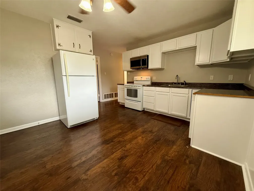308 Simmons Drive Hurst TX 76053