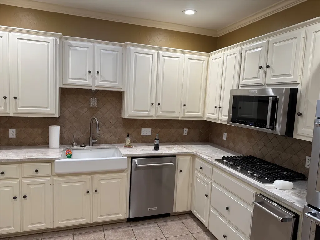 1116 Oak Garden Circle Tyler TX 75703