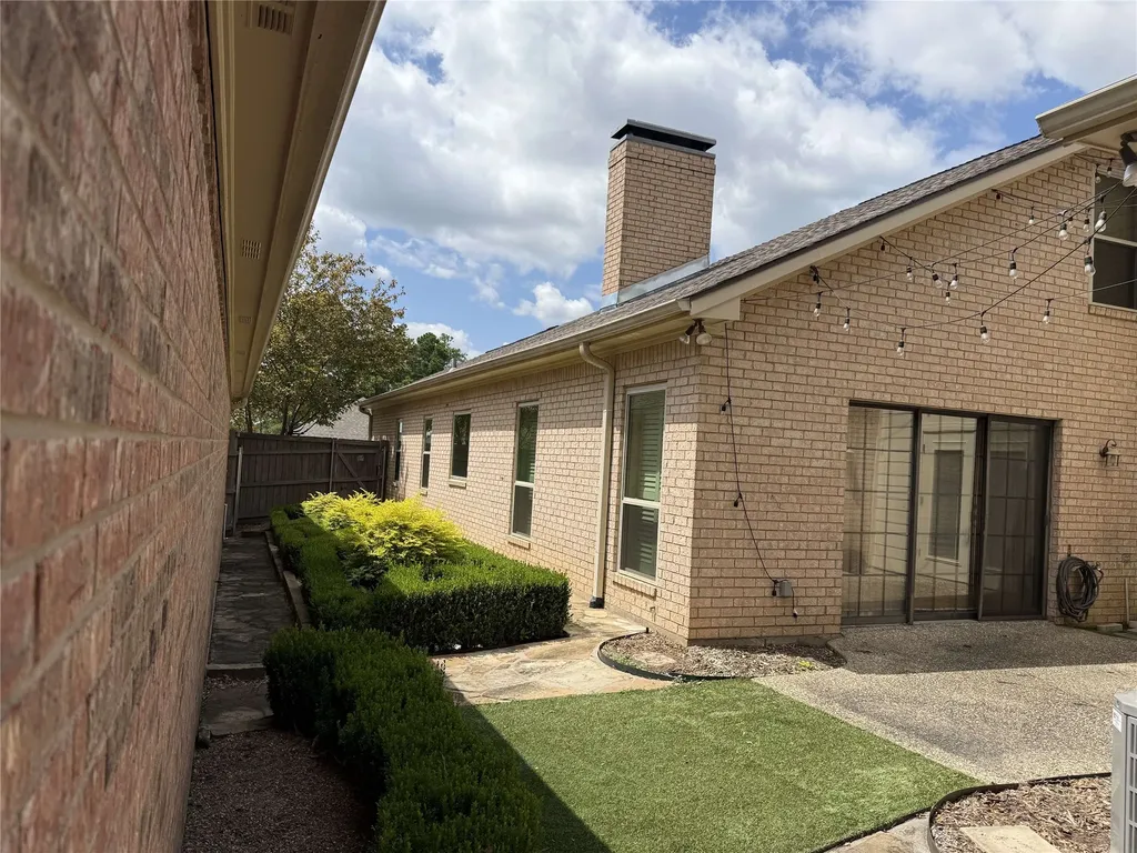 1116 Oak Garden Circle Tyler TX 75703