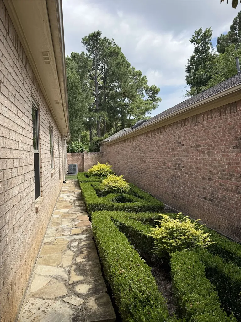 1116 Oak Garden Circle Tyler TX 75703