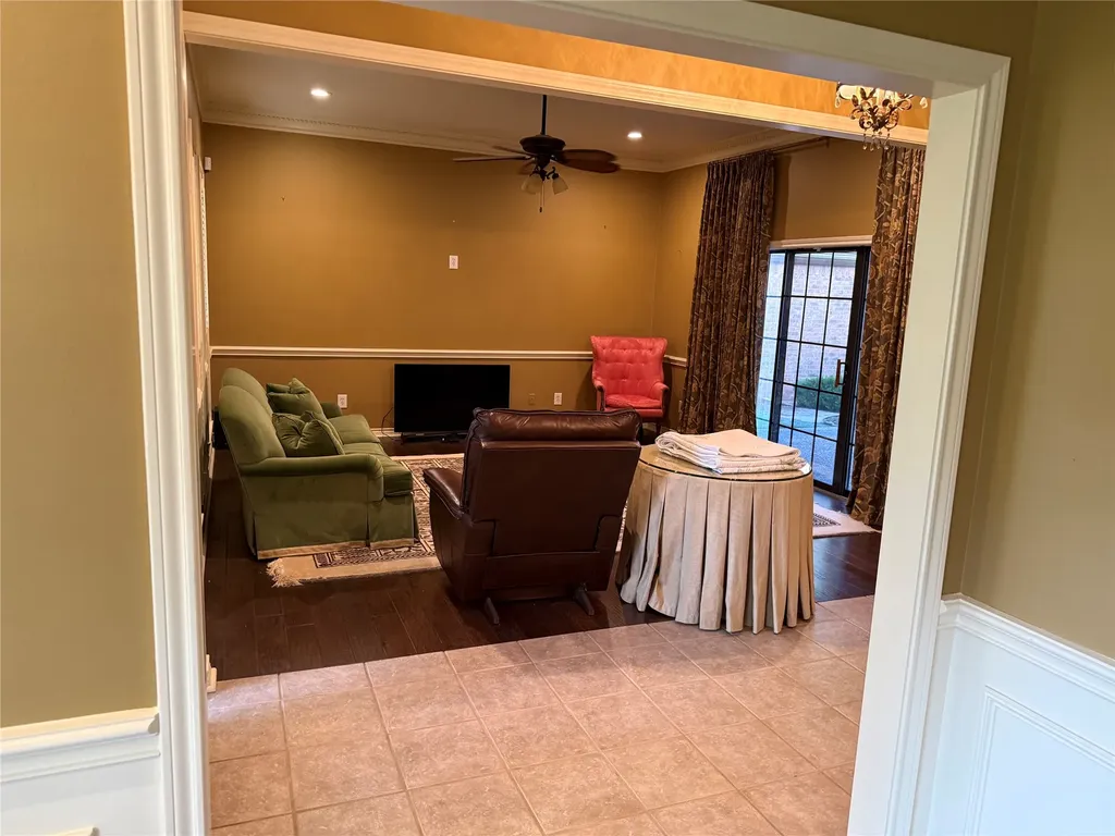 1116 Oak Garden Circle Tyler TX 75703